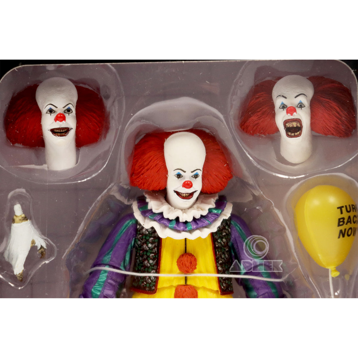 NECA Figura De Acción Pennywise 1990 – Edición Coleccionable De 18 Cm, Personaje De IT, Ideal Para Fans Y Regalos