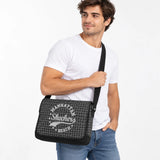 Bolso con Tapa Skechers Messenger Bag Negro 72802.06 | Estilo Urbano y Práctico