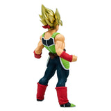 “Vista trasera de la figura Bardock Super Saiyan con detalles musculares y armadura.”

