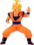 “Vista lateral de Goku Super Saiyan 2 con pose de ataque.”