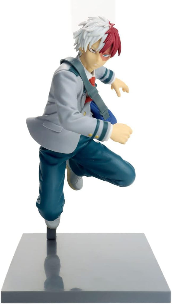 “Figura Bravegraph de Shoto Todoroki en pose dinámica con base de soporte.”