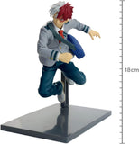 “Figura Bravegraph de Shoto Todoroki en pose dinámica con base de soporte.” 