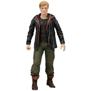 "Detalle de la figura de acción Peeta Mellark con su escultura precisa y colores fieles al personaje."