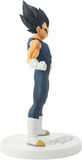 “Figura Vegeta sobre base blanca incluida – edición Dragon Ball Super Hero.”