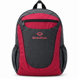 Mochila Quechua QC-14212 Guinda/Verde con Bolsillos Laterales y Divisiones Internas