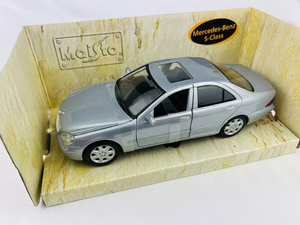 Auto a Escala 1:26 Mercedes Benz S-Class 31955M Maisto