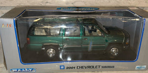 AUTO 1.18 CHEVROLET SUBURBAN 2001 verde 9854W WELLY