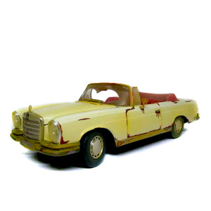 AUTO 1:18 MERCEDES BENZ 1967 amar 32103 MAISTO