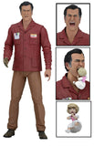 "Figura de Ash Williams con muñeca poseída y cabeza alternativa, listas para cambiar."