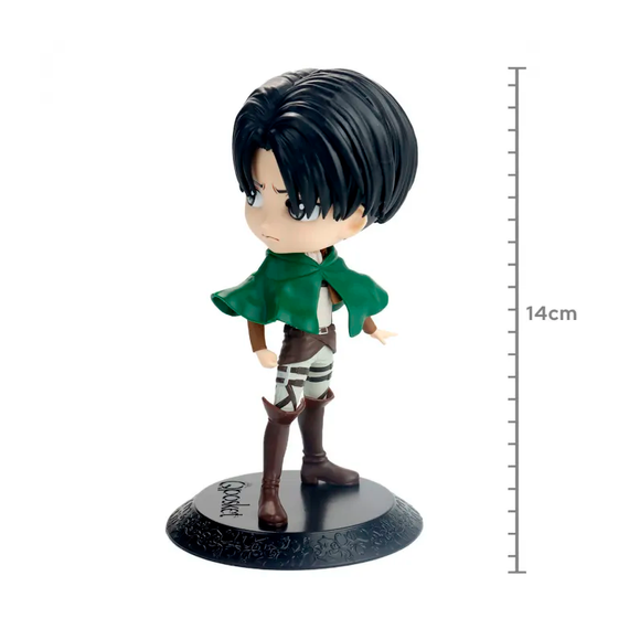 “Figura Q Posket de Levi Ackerman con base negra decorativa.”