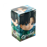 “Figura Levi de Attack on Titan Q Posket en caja ilustrada oficial de Bandai.”