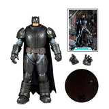 “Batman armado con base y tarjeta de personaje DC McFarlane.”