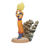 Vista lateral de Goku en pose de teletransportación DBZ