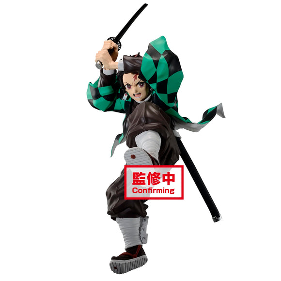“Figura de acción Tanjiro Kamado Maximatic en pose de ataque con katana.”
