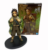 Figura Tanjiro Kamado Vol.19 frente a su caja original Bandai