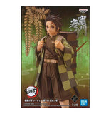 Figura Tanjiro Kamado Vol.19 frente a su caja original Bandai