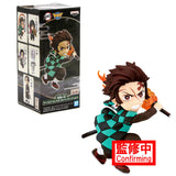 “Figura coleccionable Tanjiro WCF Vol. 4 junto a empaque ilustrado.”

