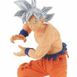 “Figura Goku Ultra Instinct Zenkai Solid Vol.3 en pose de batalla.”