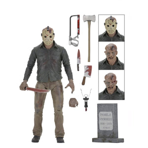"Figura de Jason Voorhees con sus accesorios: varias armas y la lápida de Pamela Voorhees."