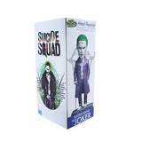 "Figura Joker Suicide Squad de 7 pulgadas NECA, mostrando su diseño detallado y colores vibrantes".