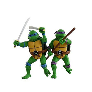 "Pack de figuras de acción Leonardo y Donatello de las Tortugas Ninja con accesorios adicionales como una caja de pizza y una porción removible."