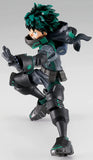 “Figura de Izuku Midoriya en pose de combate World Heroes de Bandai.”