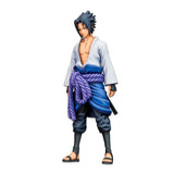 “Vista lateral de Sasuke Grandista Manga Dimensions con katana y ropa azul.”