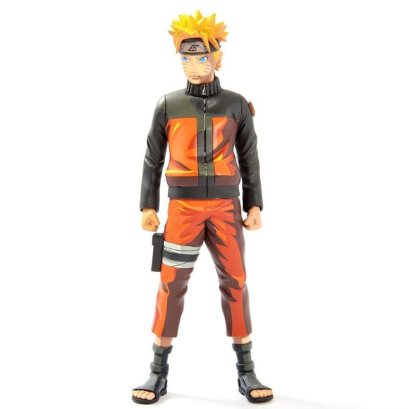 “Naruto Uzumaki con traje naranja y banda ninja, figura Bandai.”