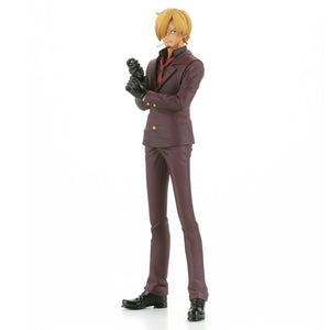 “Figura DXF Sanji de One Piece con guantes negros y traje burdeos.”