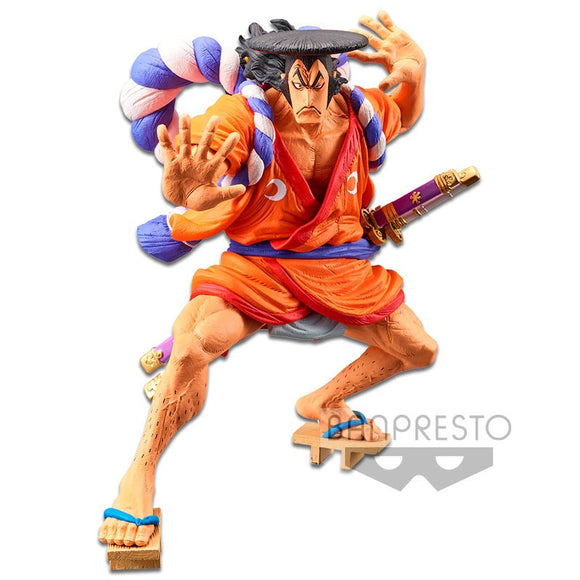  Figura completa de Oden con katanas y base de soporte incluida.