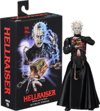“Caja de la figura Pinhead Ultimate Hellraiser de NECA cerrada.”
