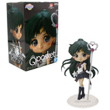 “Empaque oficial de Sailor Pluto Q Posket Eternal con la figura al lado.”