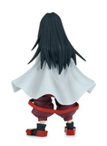 “Figura de Hao con base y capa ondulante – vista trasera completa.”