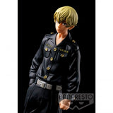 “Figura anime Tokyo Revengers Chifuyu Matsuno en pose seria.”