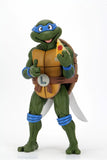 “Figura Leonardo TMNT escala 1/4 con pizza en mano NECA.”