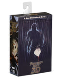 "Figura de acción Jason Voorhees de 7 pulgadas en su empaque original de NECA."